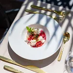 Otel La Perla 3*
