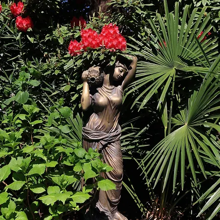 La Perla Hotel