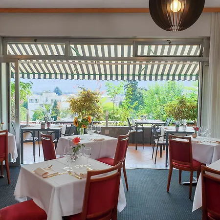 La Perla Hotel